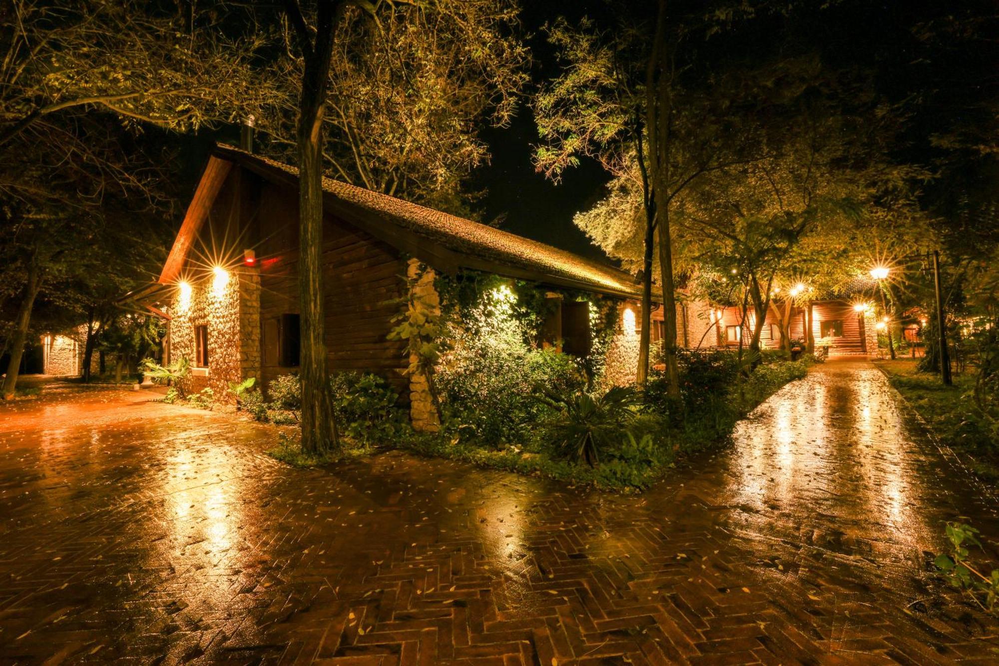 Hoteli Gjuetise Lezhë Exterior foto